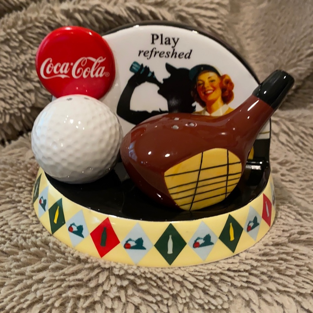 ~Coca Cola~ Vintage Golf Club & Ball “Play Refreshed” Salt & Pepper Shaker